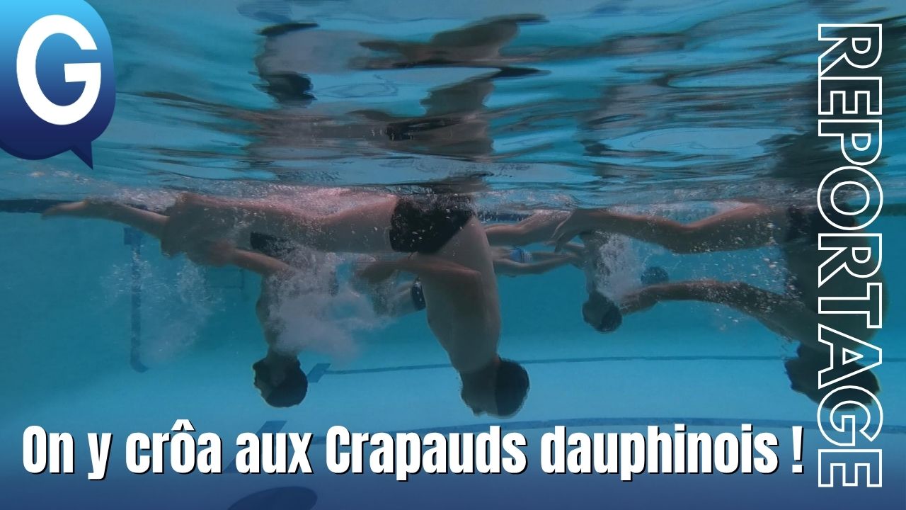crapaud dauphinois nage dans la piscine natation artistique masculine